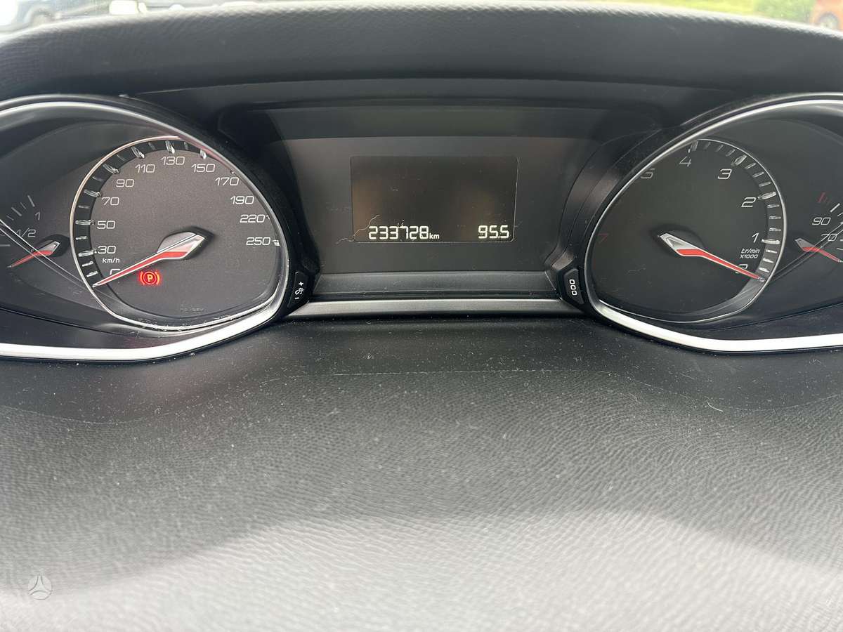 Peugeot 308, 1.6 l., hatchback