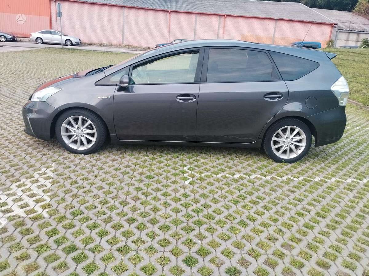 Toyota Prius+ - 4