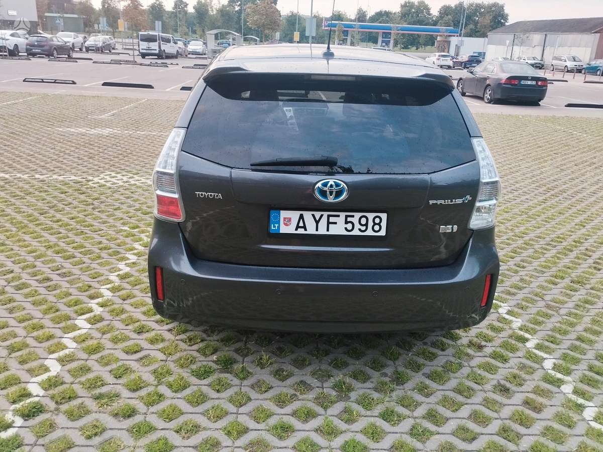 Toyota Prius+ - 6