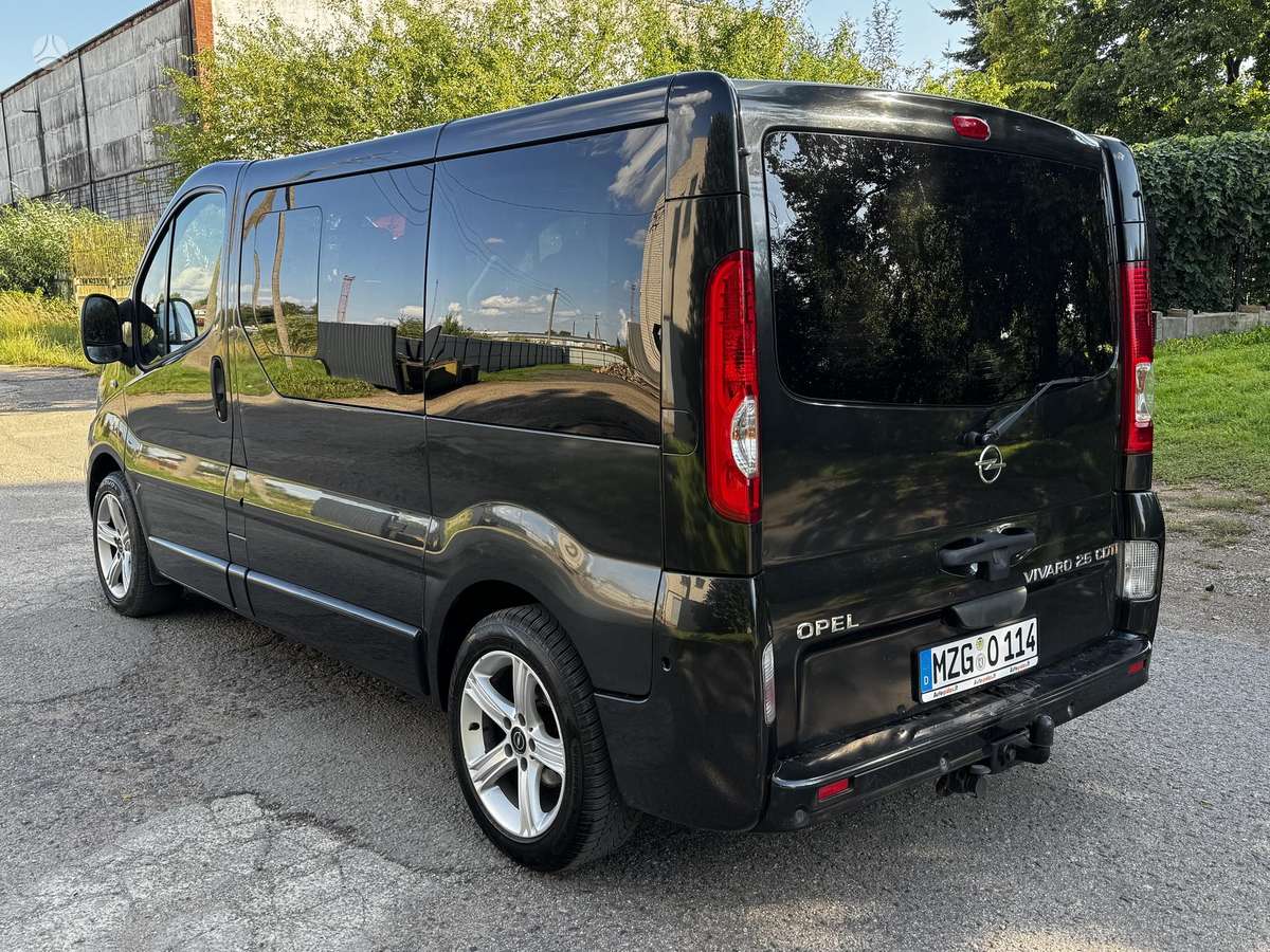 Opel Vivaro, 2.5 l., Минивэн