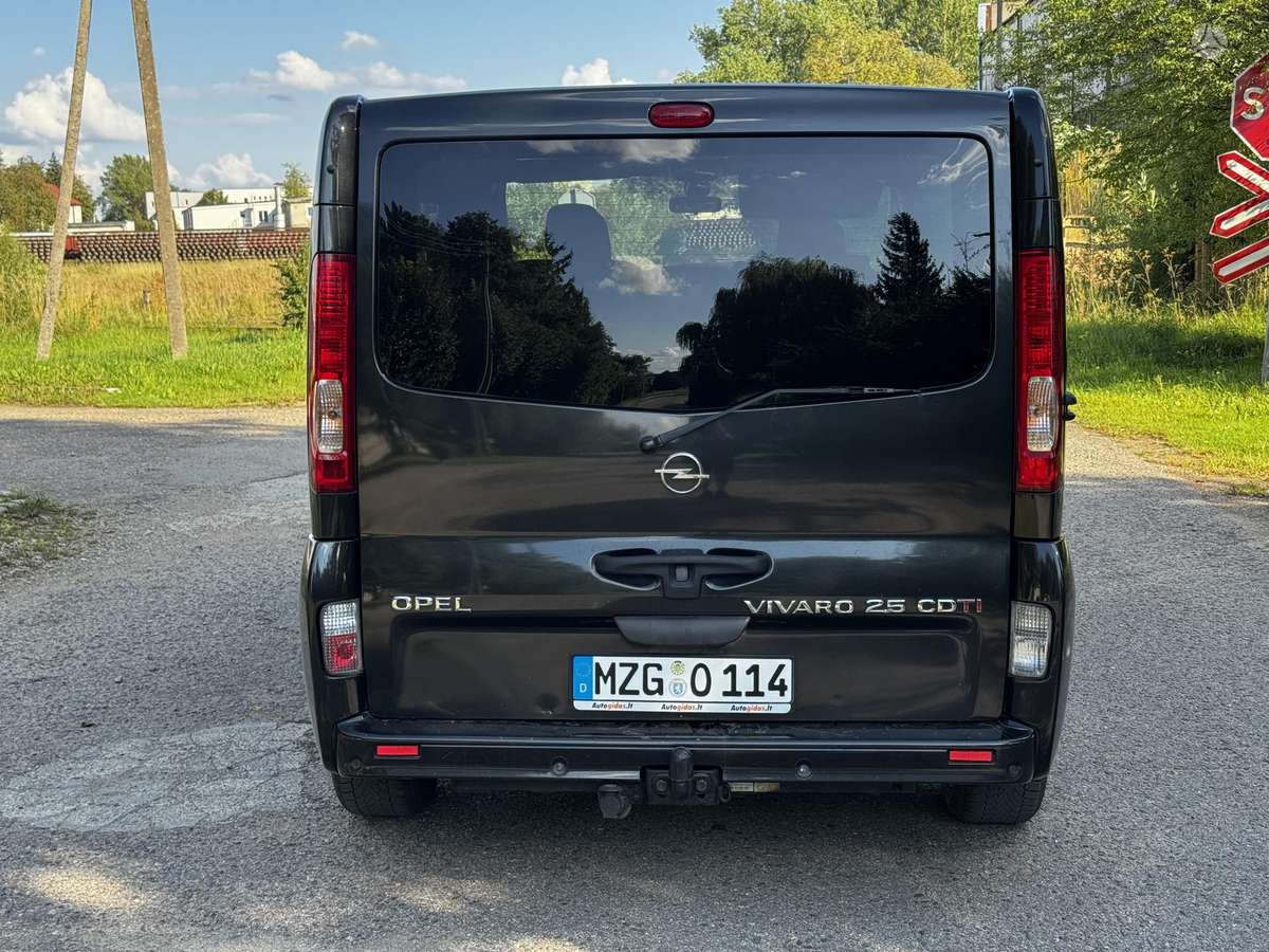 Opel Vivaro, 2.5 l., Минивэн