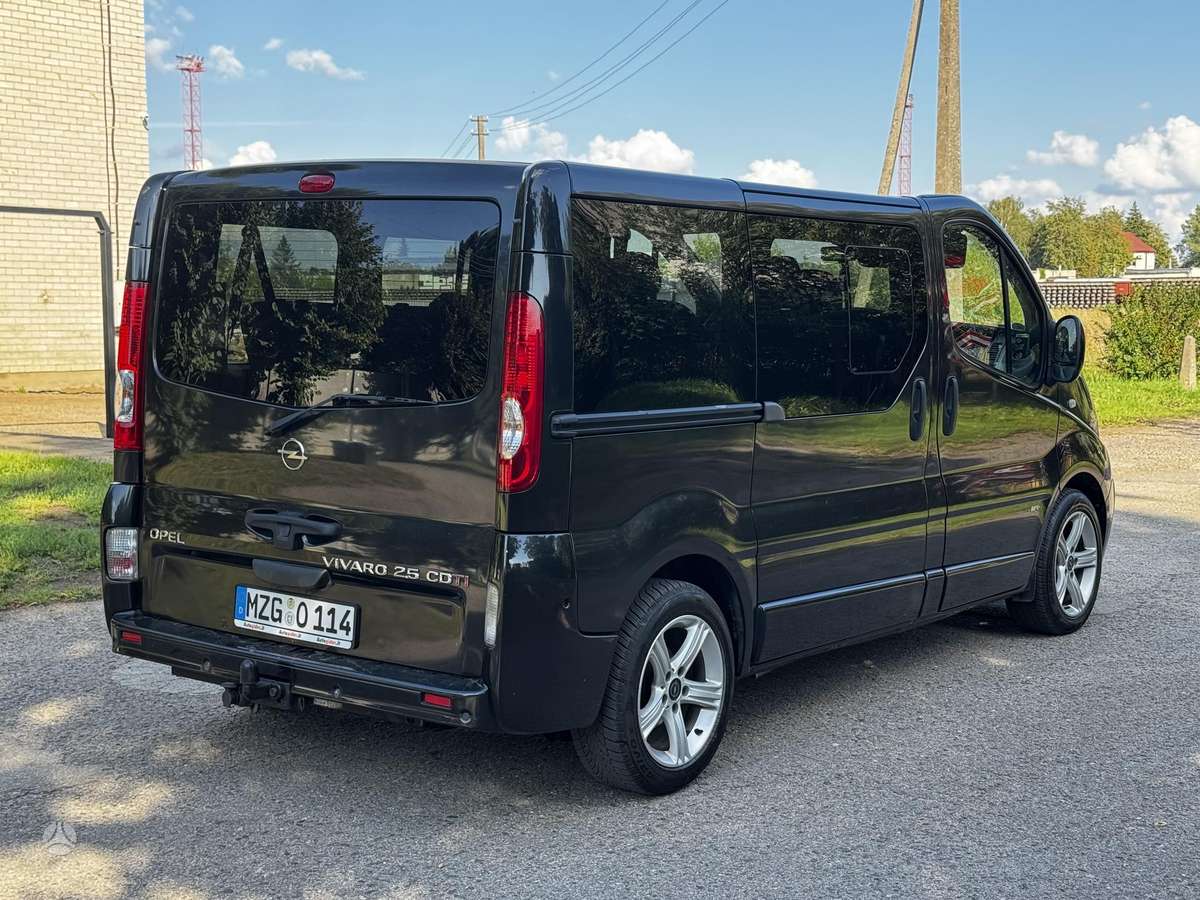 Opel Vivaro, 2.5 l., Минивэн