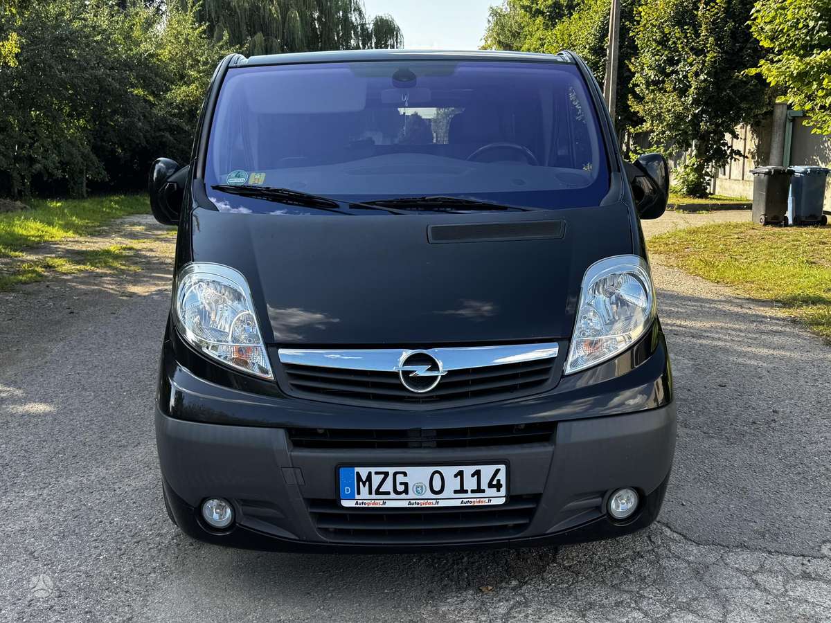 Opel Vivaro, 2.5 l., Минивэн