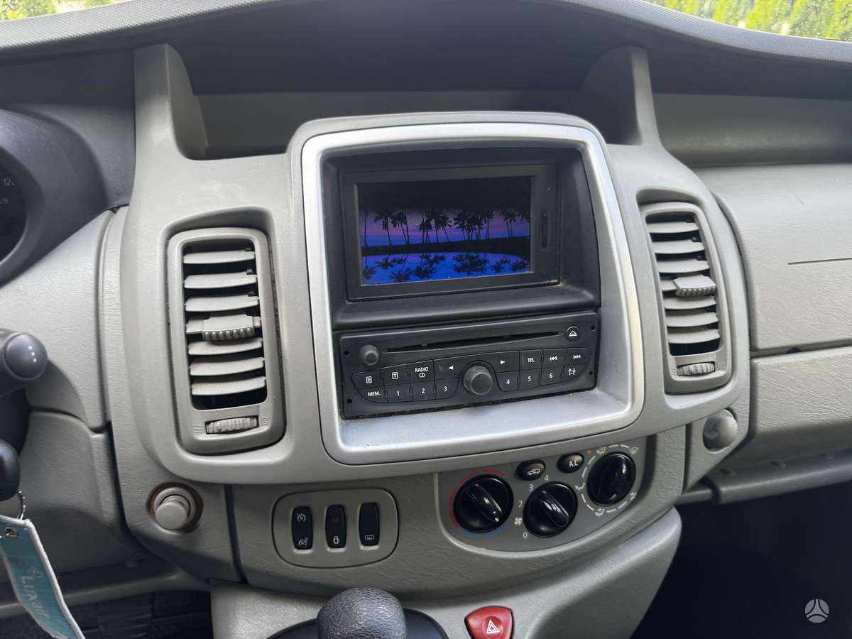 Opel Vivaro, 2.5 l., Минивэн