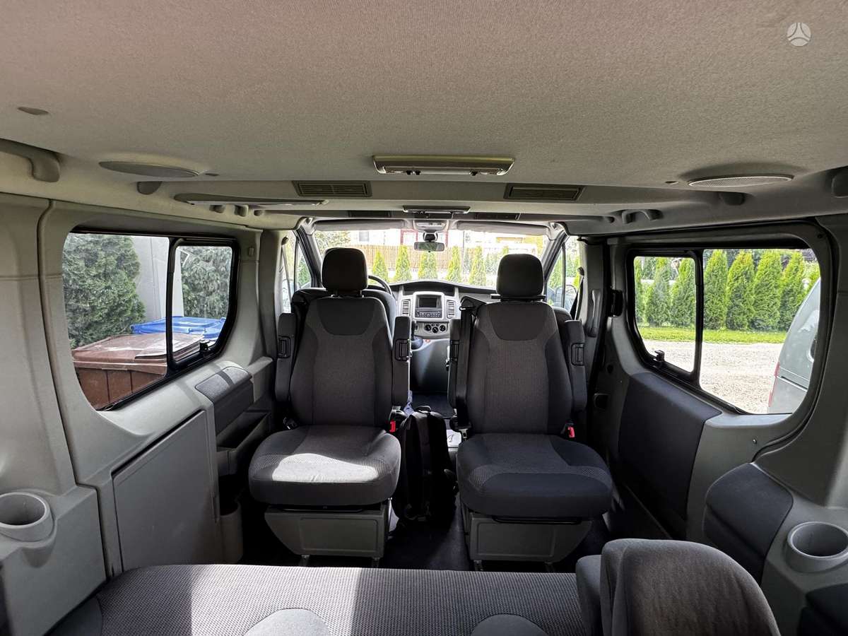 Opel Vivaro, 2.5 l., Минивэн