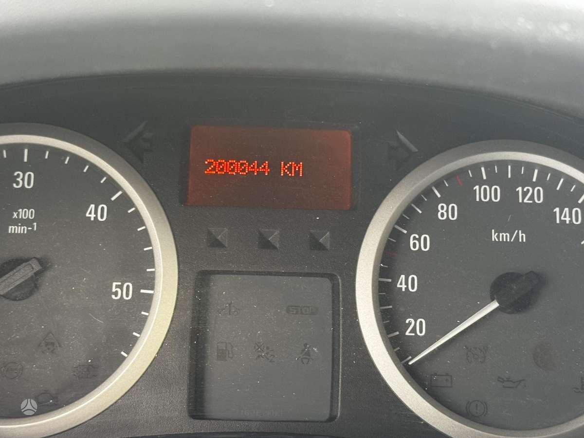 Opel Vivaro, 2.5 l., Минивэн