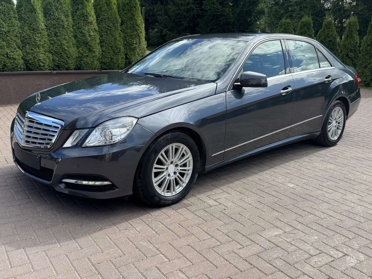 Mercedes-Benz E200, 2.2 l., Седан