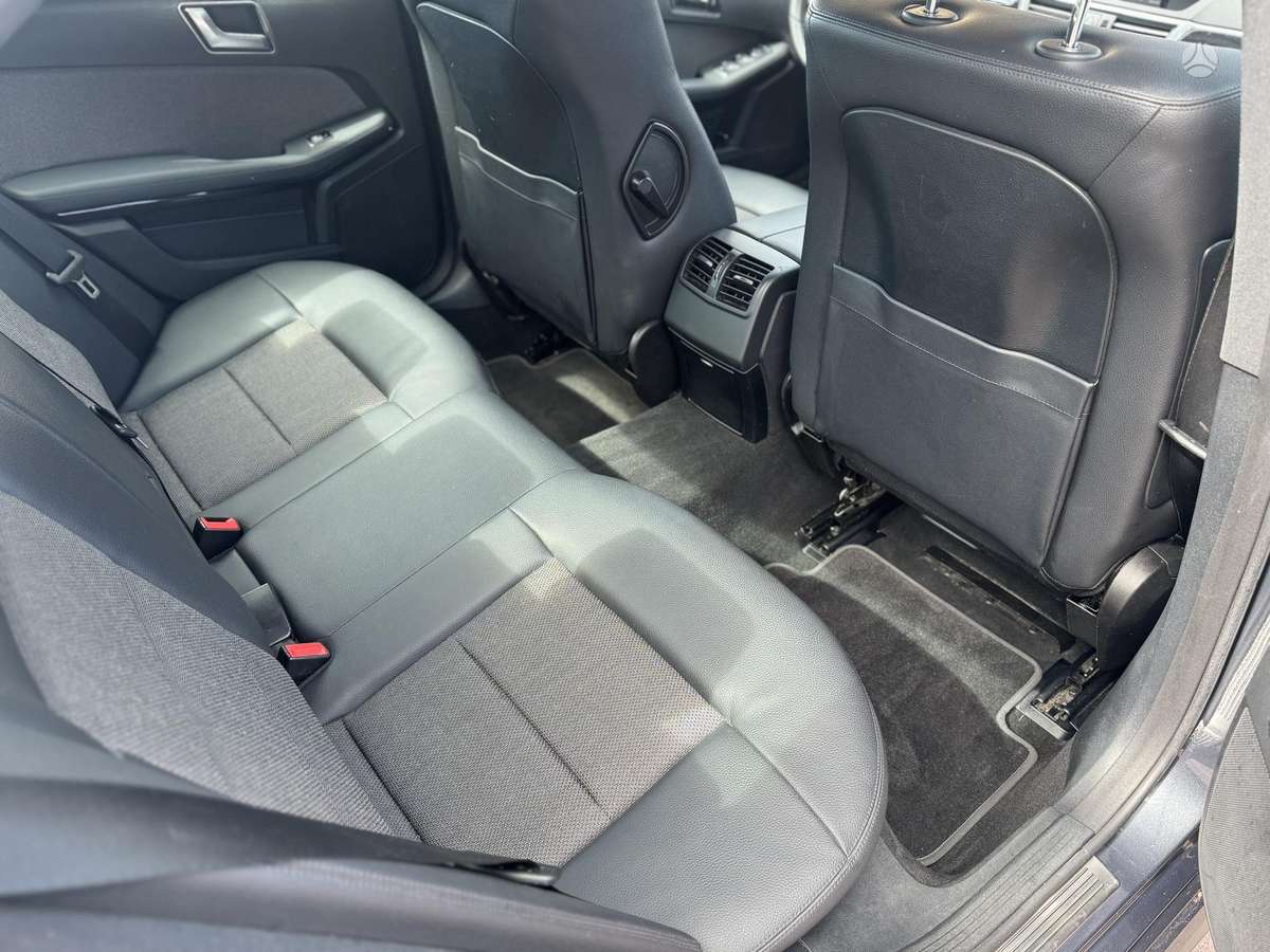 Mercedes-Benz E200, 2.2 l., Седан