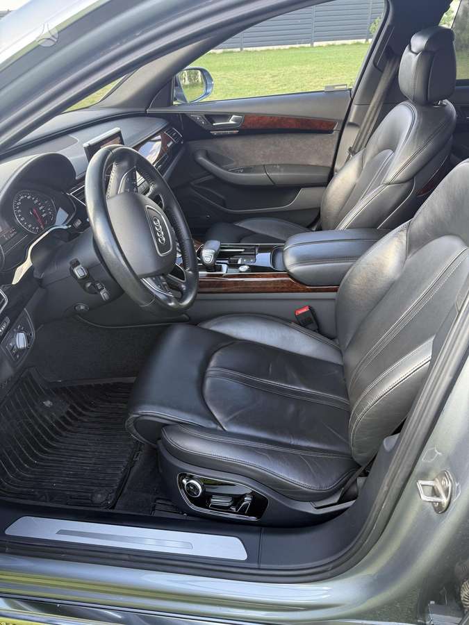 Audi A8, 3.0 l., Седан
