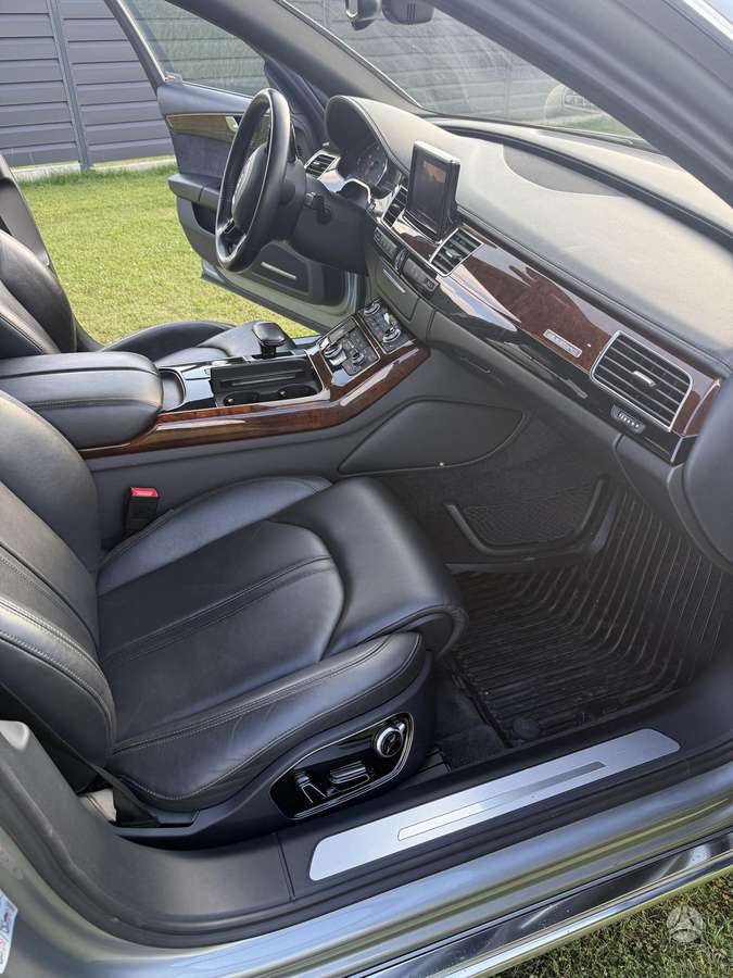 Audi A8, 3.0 l., sedanas