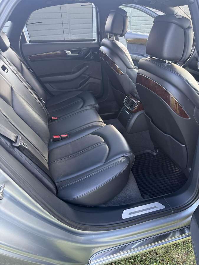 Audi A8, 3.0 l., sedanas