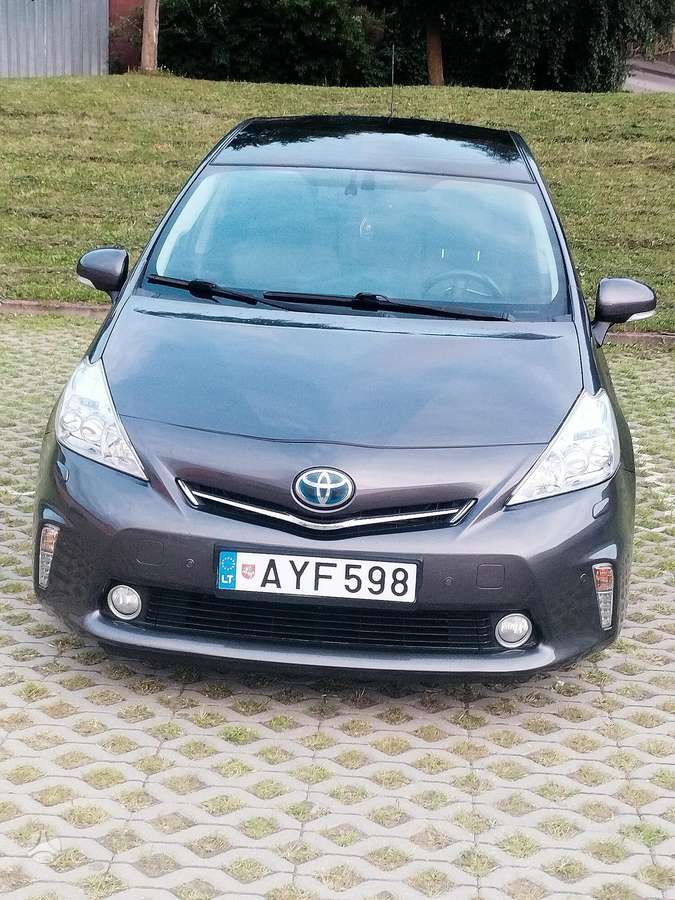 Toyota Prius+ - 1