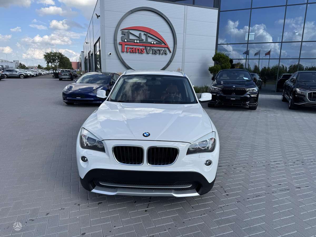 BMW X1, 2.0 l., off-road / crossover