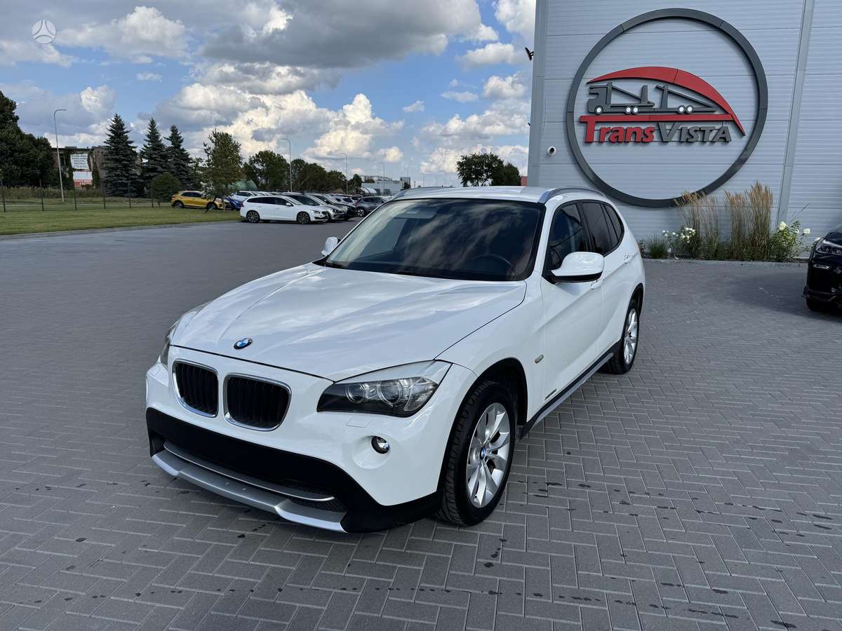 BMW X1, 2.0 l., off-road / crossover