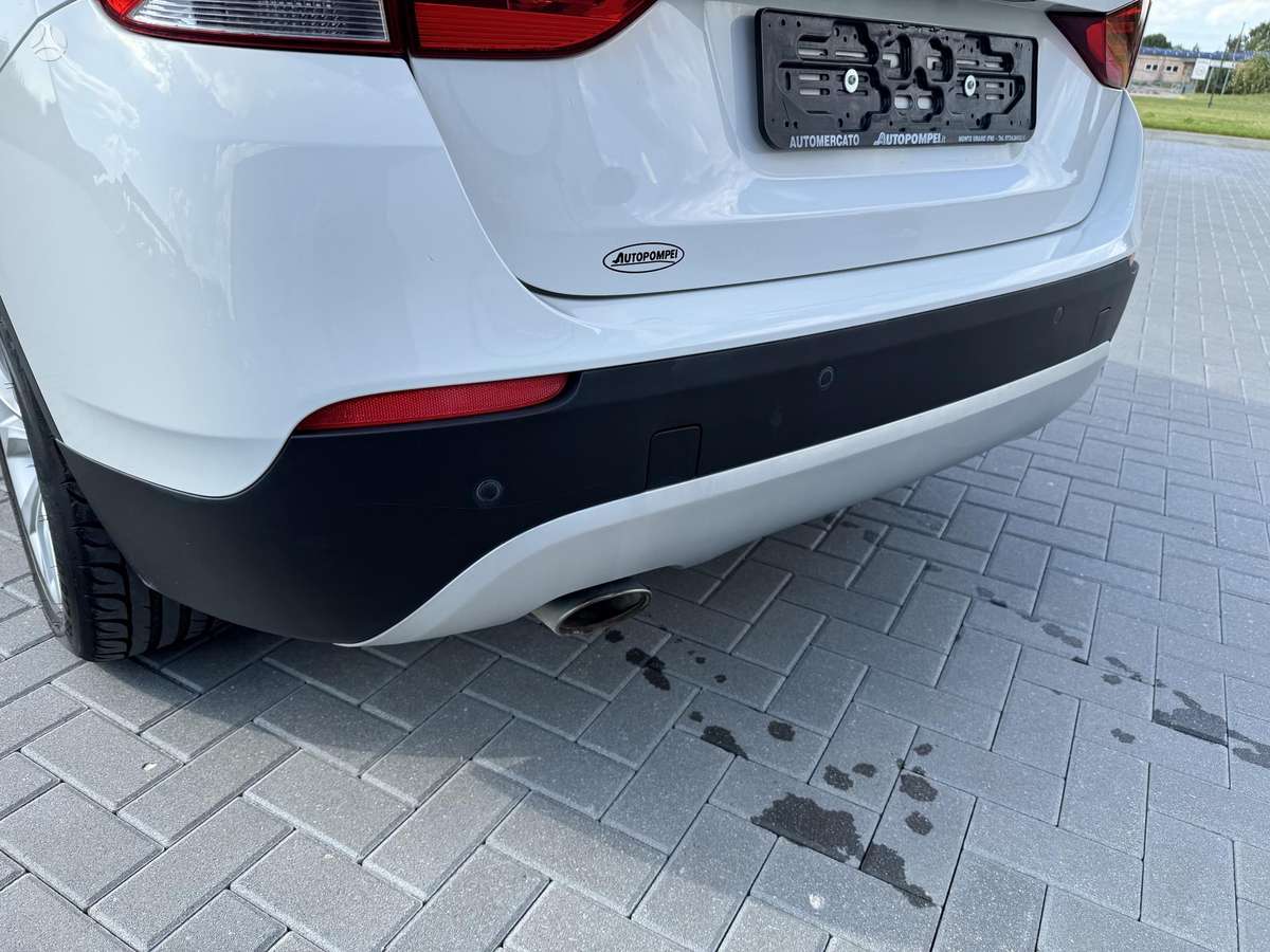 BMW X1, 2.0 l., off-road / crossover