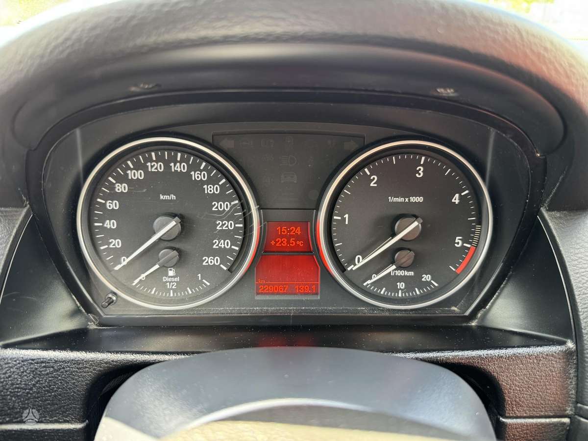 BMW X1, 2.0 l., off-road / crossover