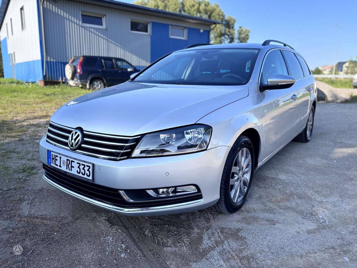 Volkswagen Passat - 1
