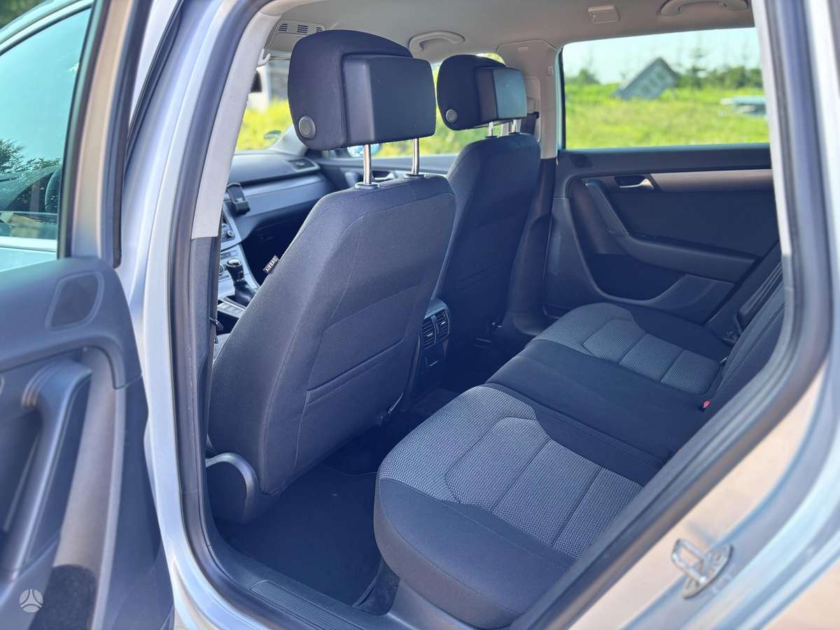 Volkswagen Passat - 12
