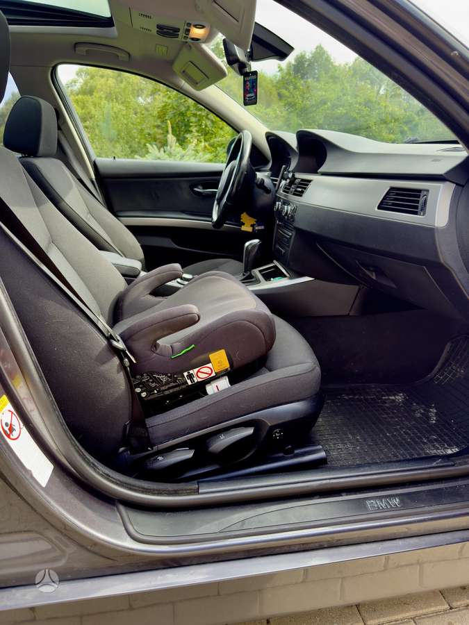 BMW 320, Универсал