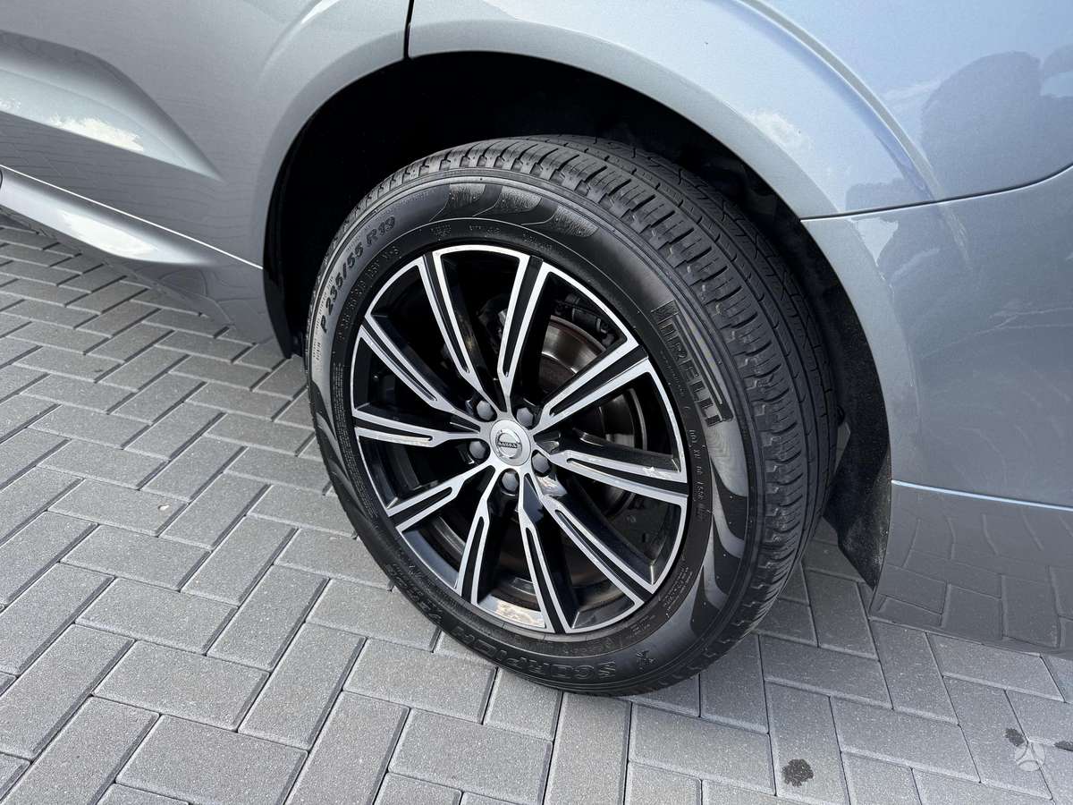 Volvo XC60, 2.0 l., off-road / crossover