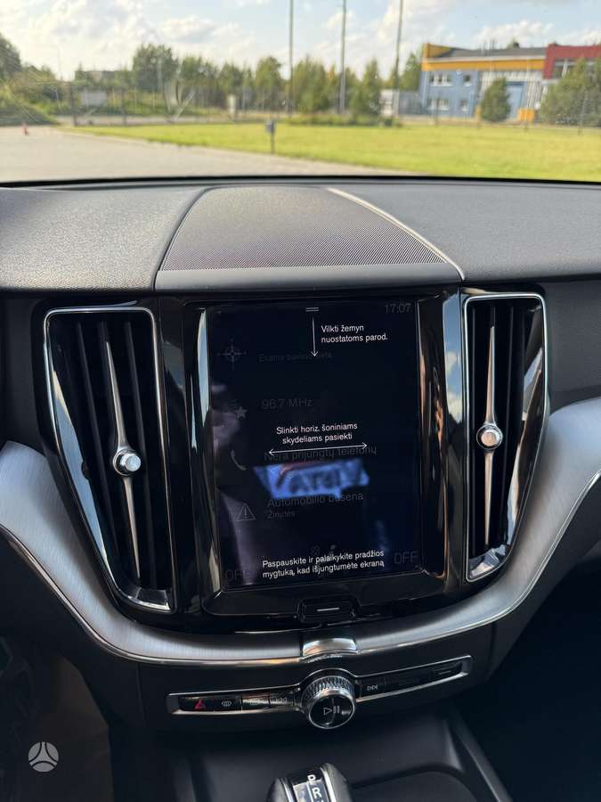 Volvo XC60, 2.0 l., off-road / crossover