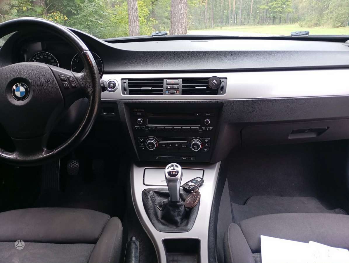 BMW 318, 2.0 l., Седан