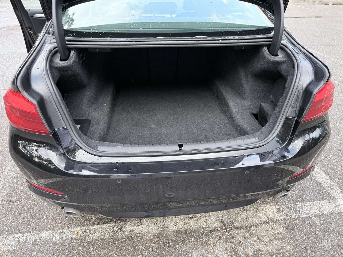 BMW 520, 2.0 l., Седан