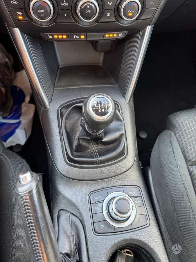 Mazda CX-5, 2.2 l., off-road / crossover