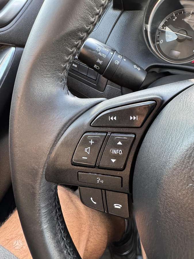Mazda CX-5, 2.2 l., off-road / crossover