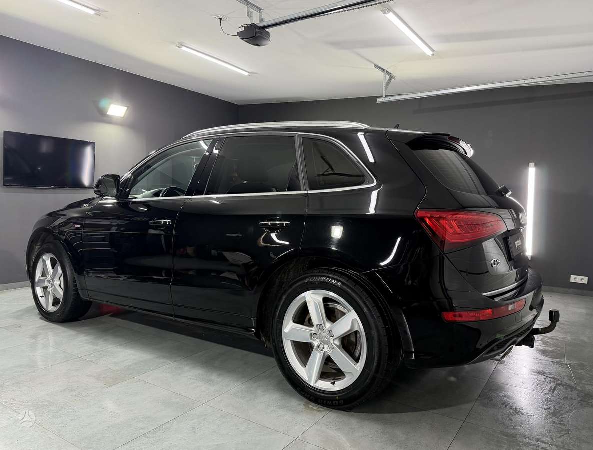 Audi Q5, 2.0 l., Внедорожник / Кроссовер