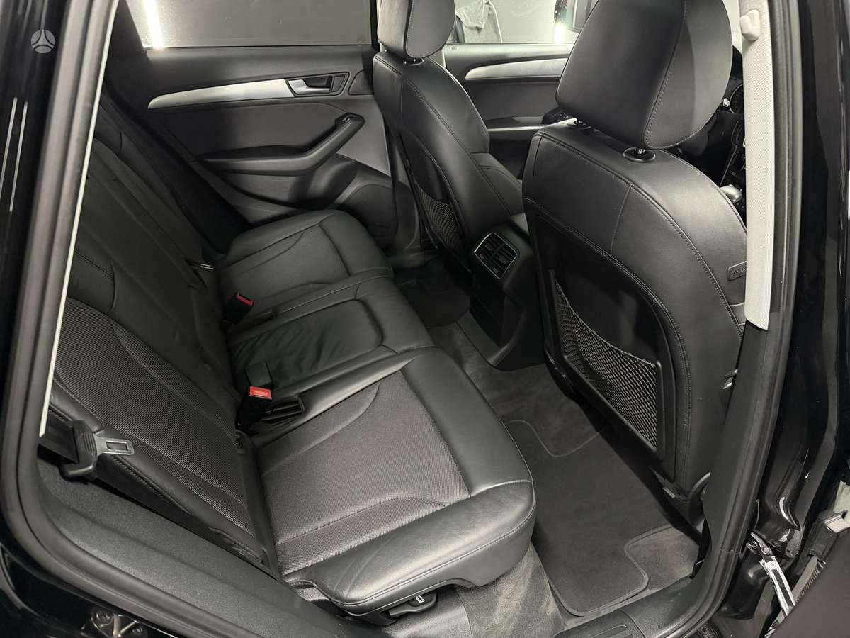 Audi Q5, 2.0 l., Внедорожник / Кроссовер