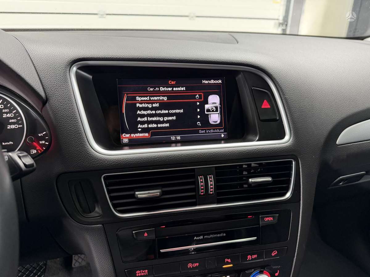 Audi Q5, 2.0 l., Внедорожник / Кроссовер