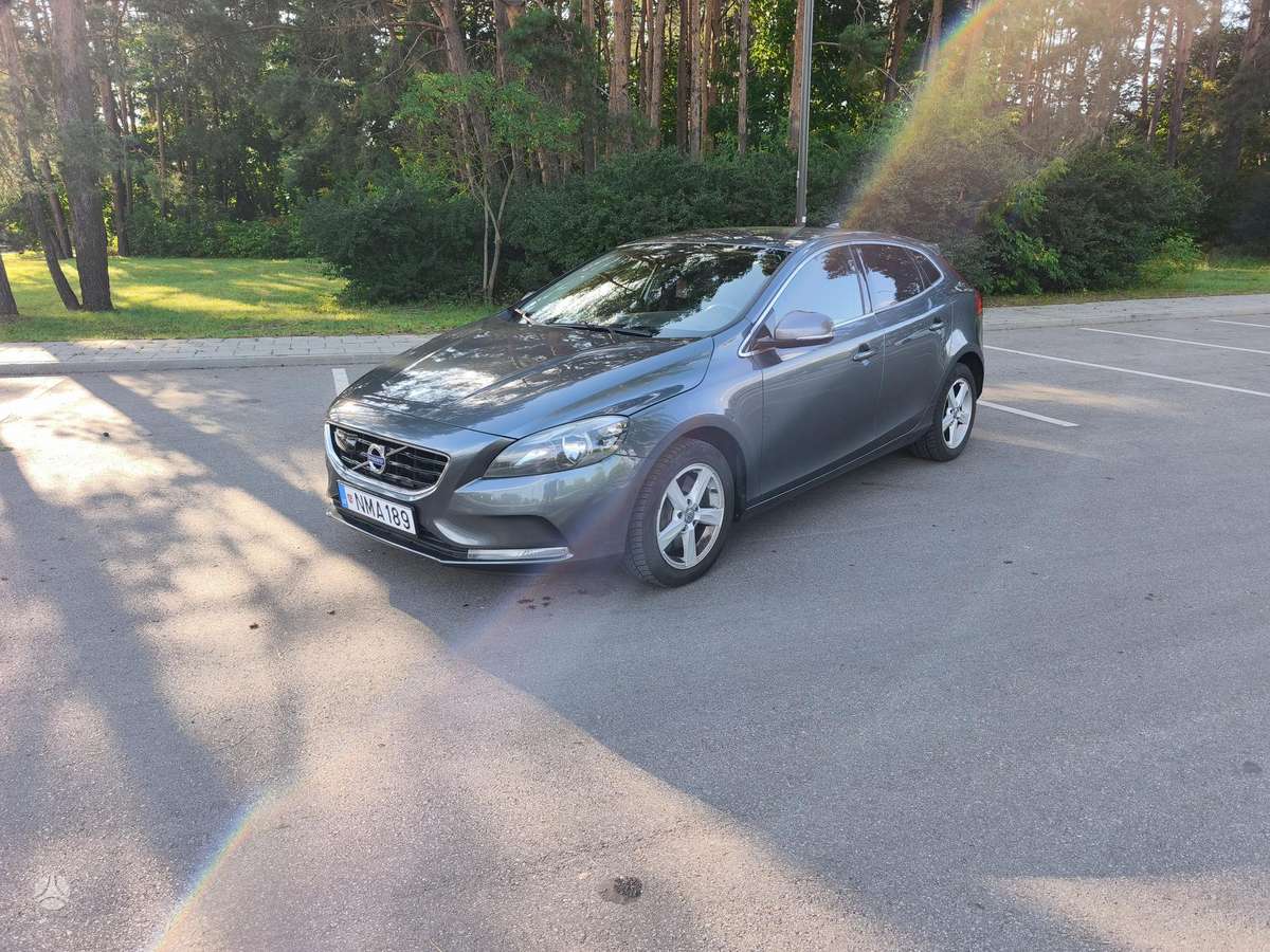 Volvo V40, 2.0 l., hatchback