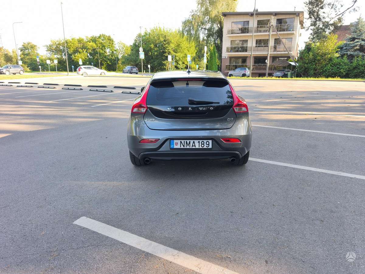Volvo V40, 2.0 l., Хэтчбек