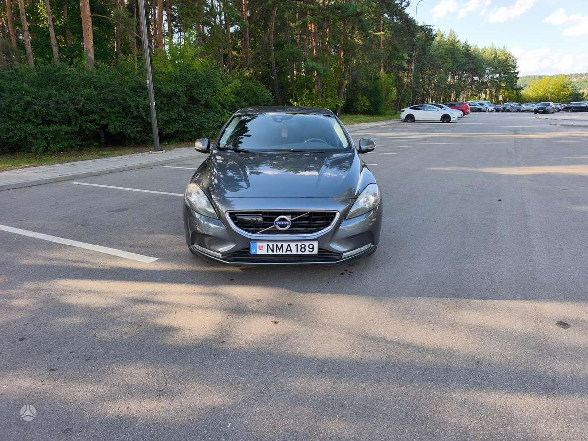 Volvo V40, 2.0 l., hatchback