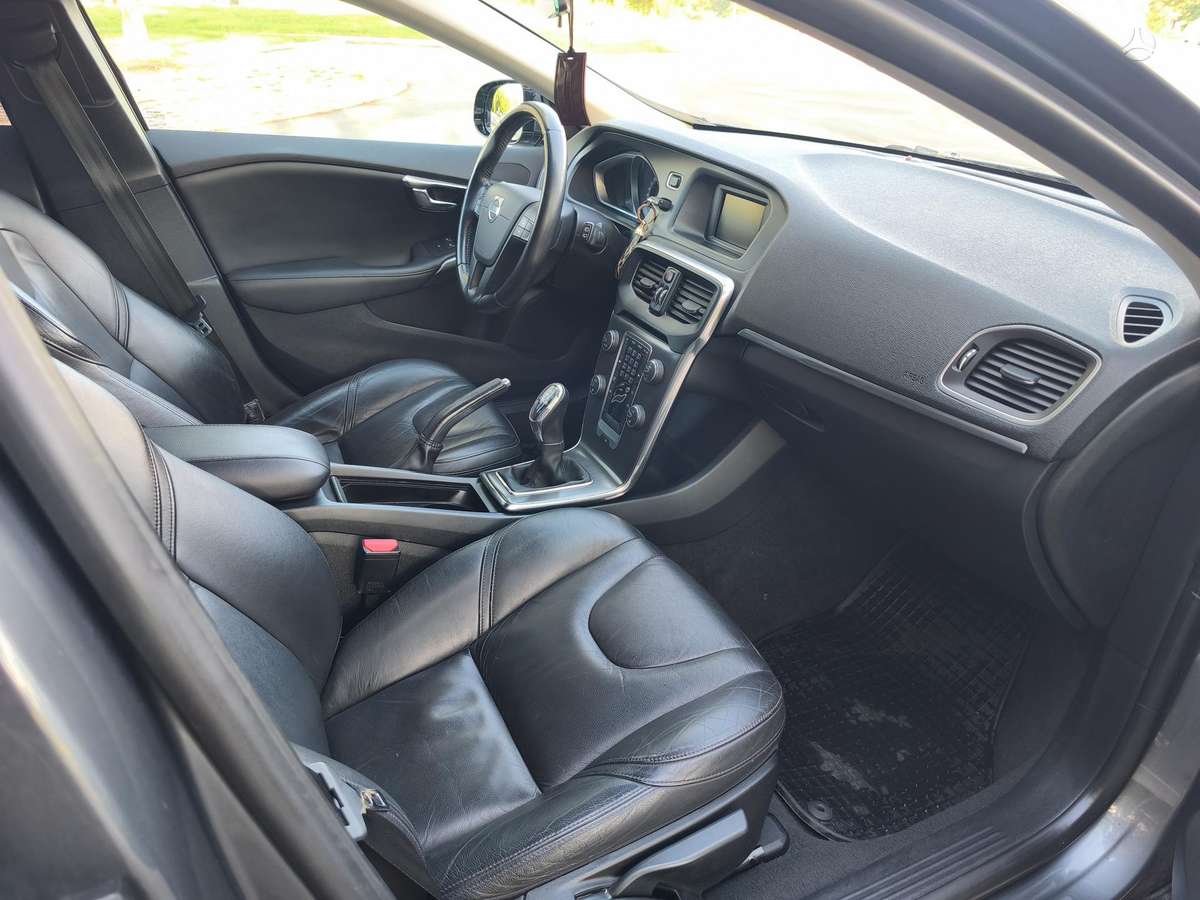 Volvo V40, 2.0 l., Хэтчбек