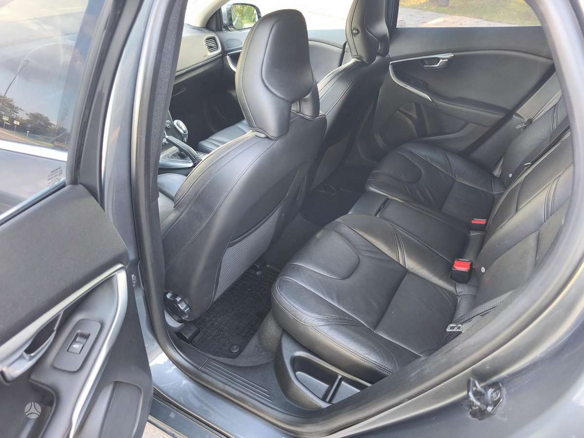 Volvo V40, 2.0 l., Хэтчбек