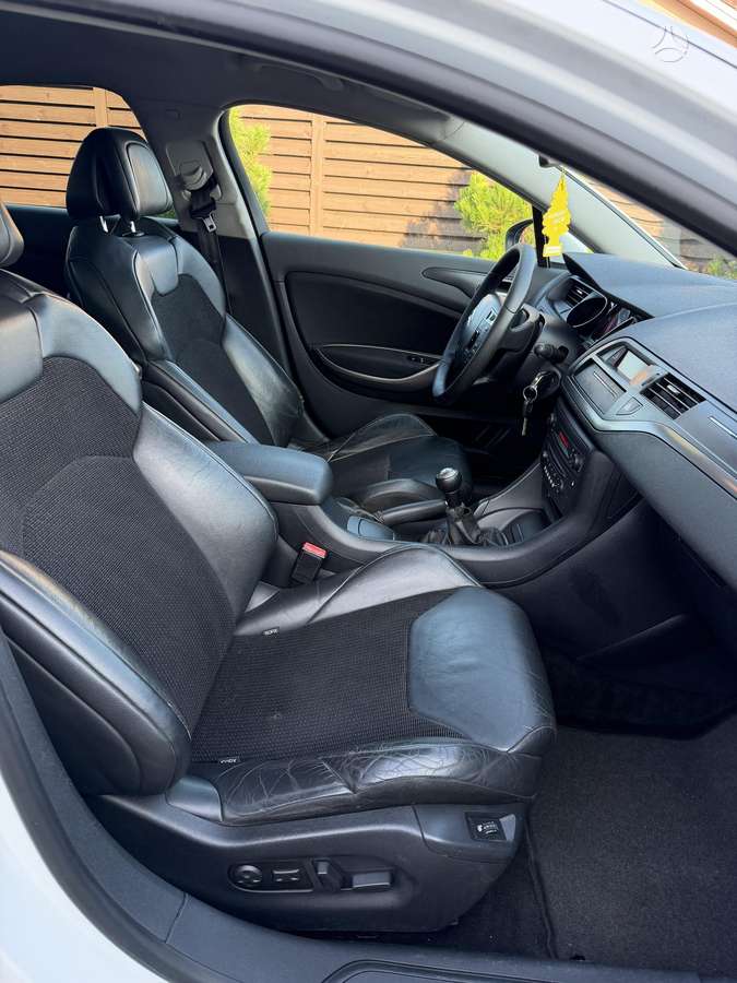 Citroen C5, 1.6 l., Седан