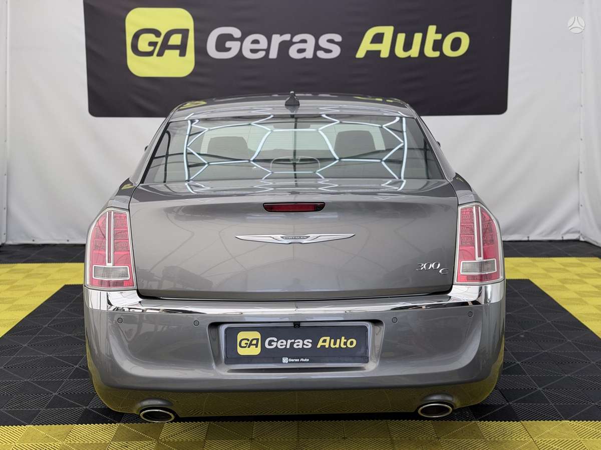 Chrysler 300C, 3.0 l., Седан