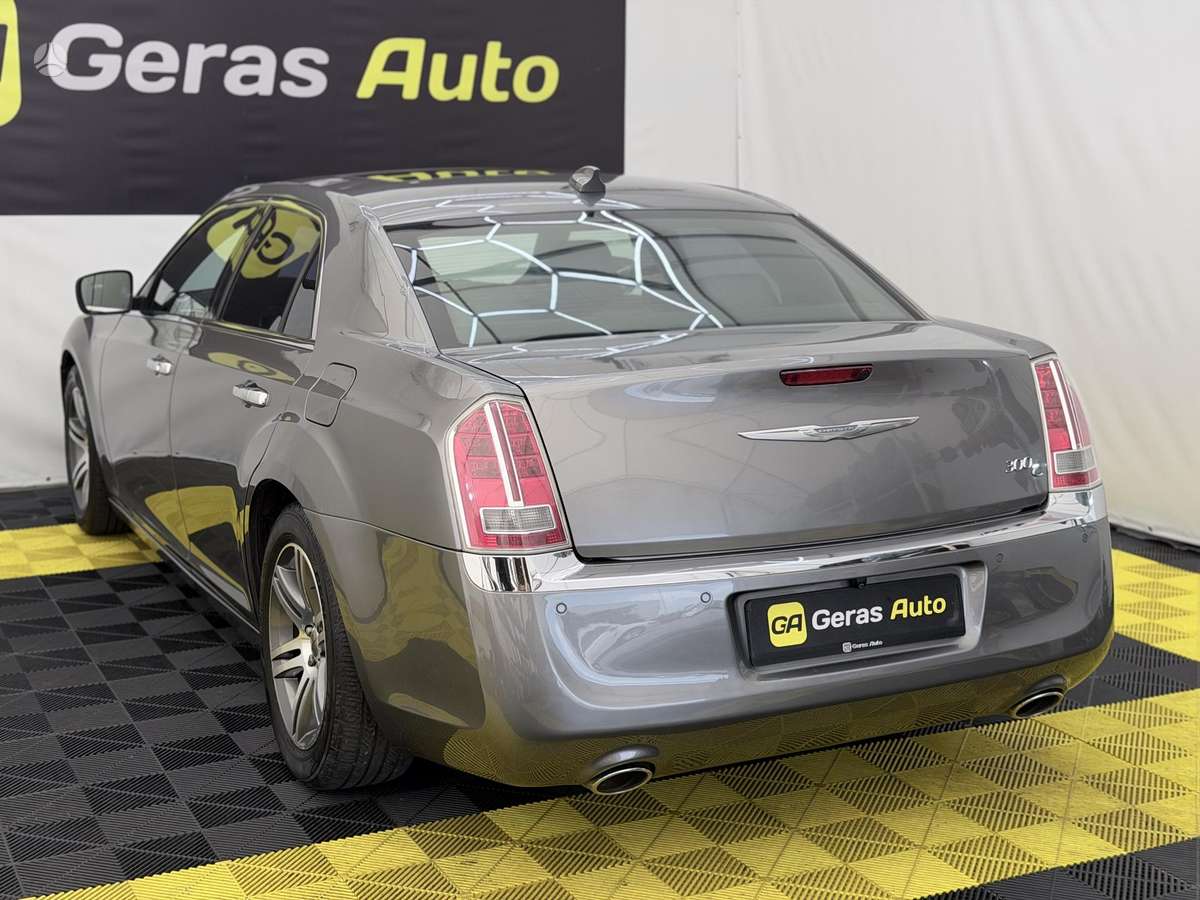 Chrysler 300C, 3.0 l., Седан