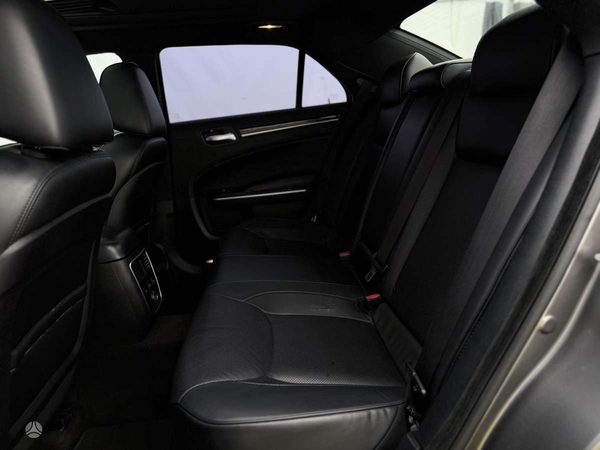 Chrysler 300C, 3.0 l., Седан