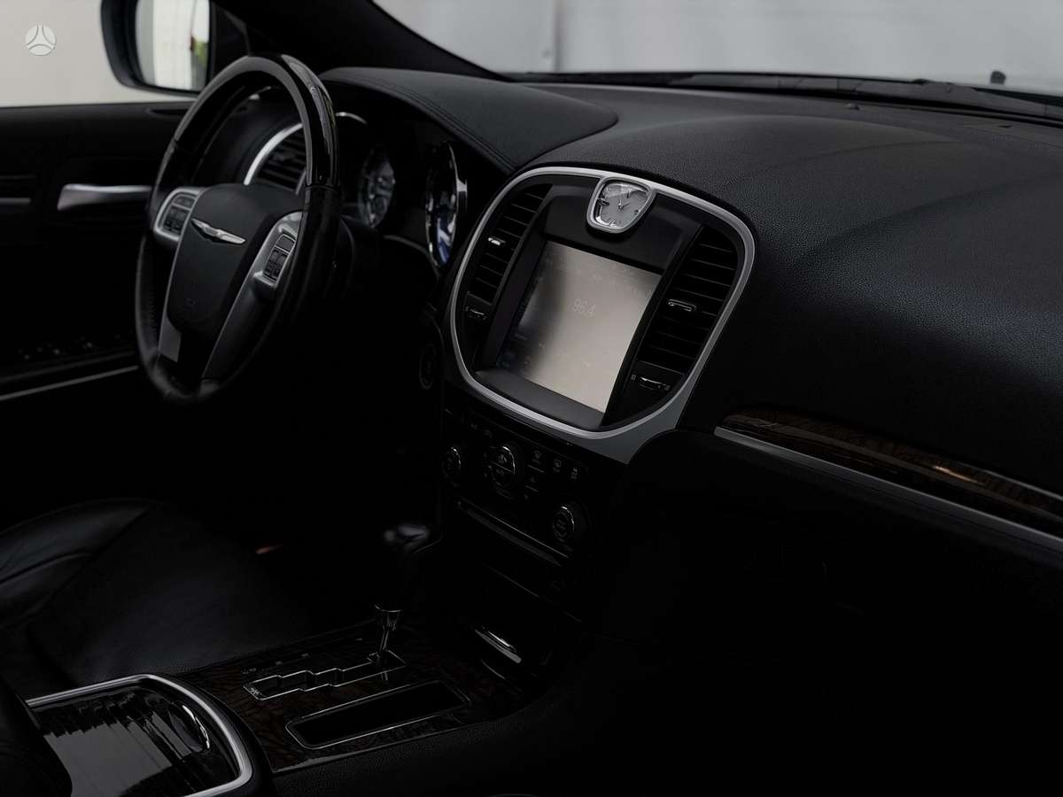 Chrysler 300C, 3.0 l., Седан