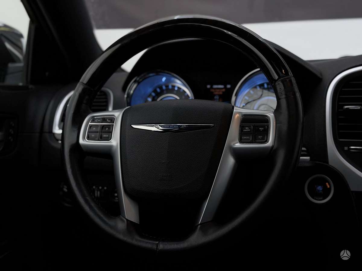 Chrysler 300C, 3.0 l., Седан