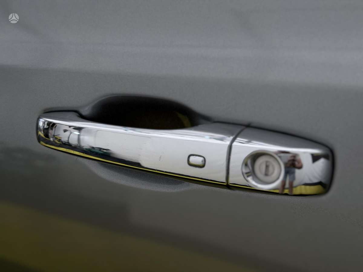 Chrysler 300C, 3.0 l., Седан