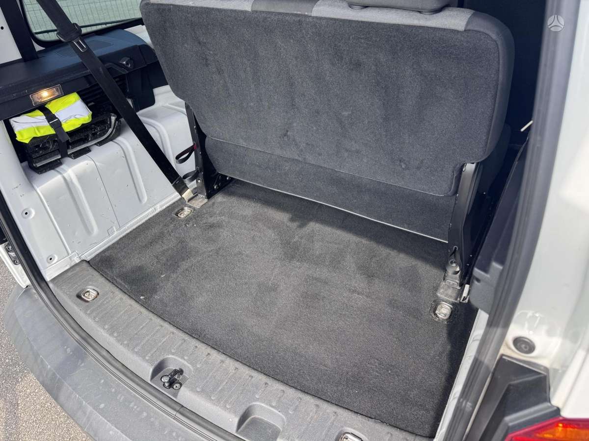 Volkswagen Caddy Maxi - 6