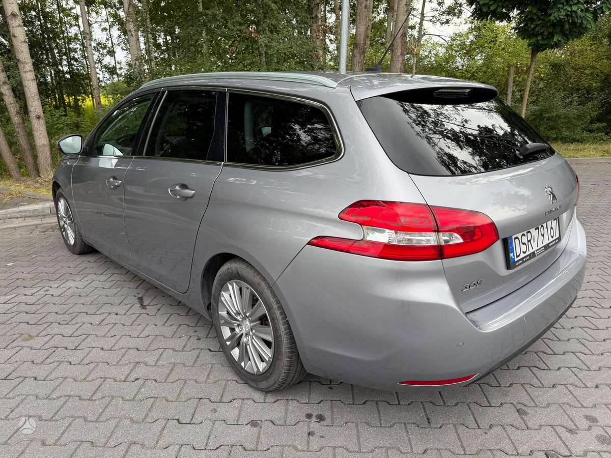Peugeot 308 - 8
