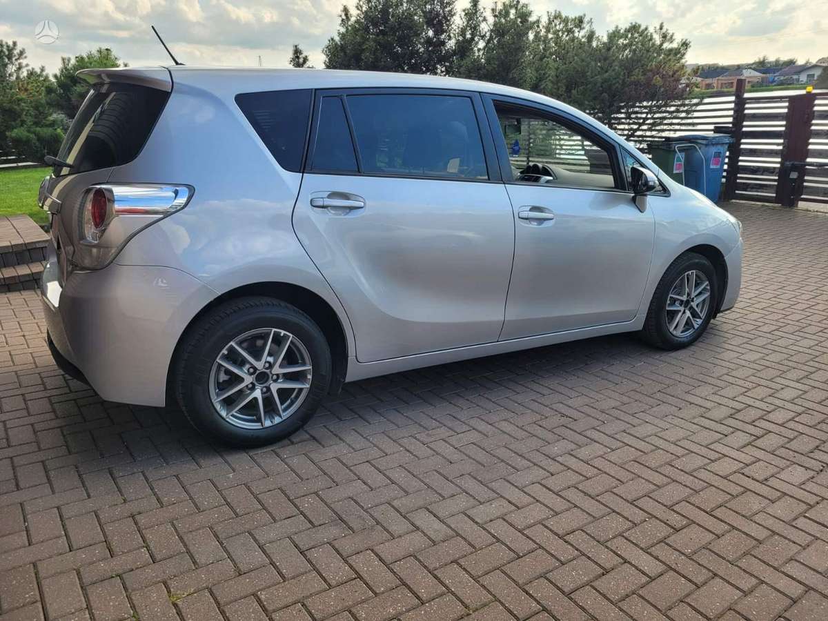 Toyota Verso - 4