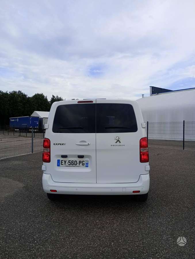 Peugeot Traveller - 7