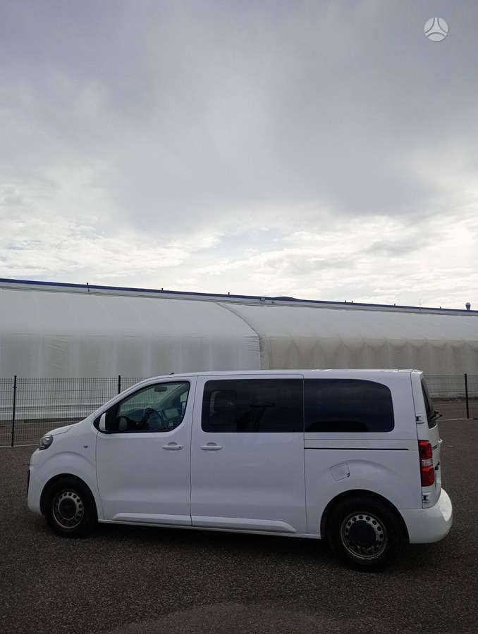 Peugeot Traveller - 9