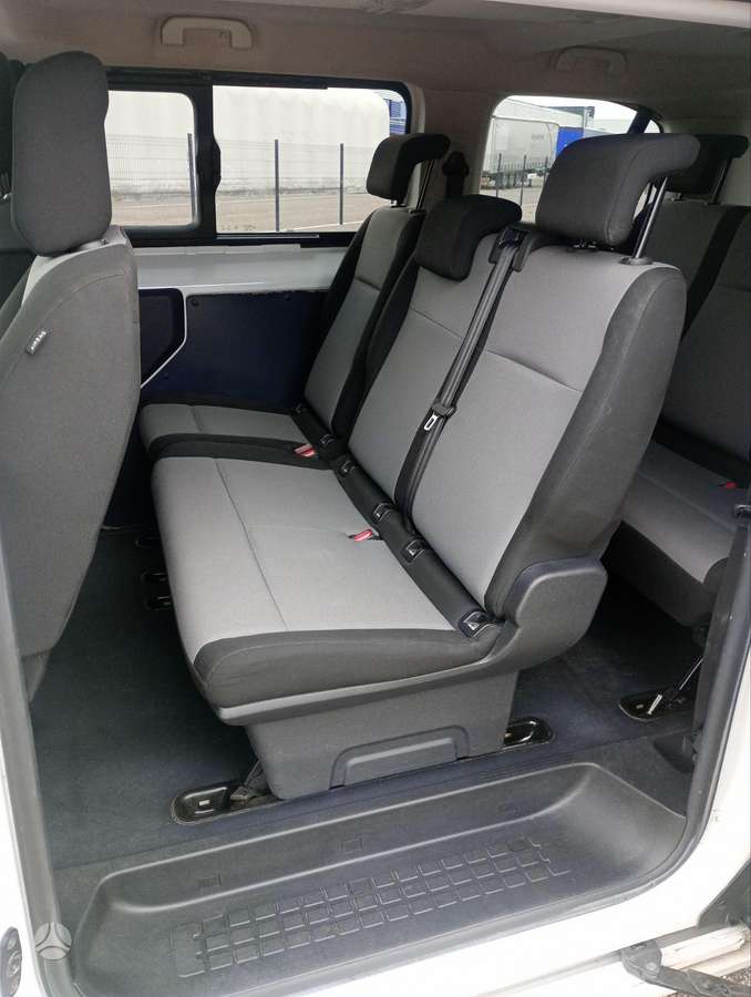 Peugeot Traveller - 12